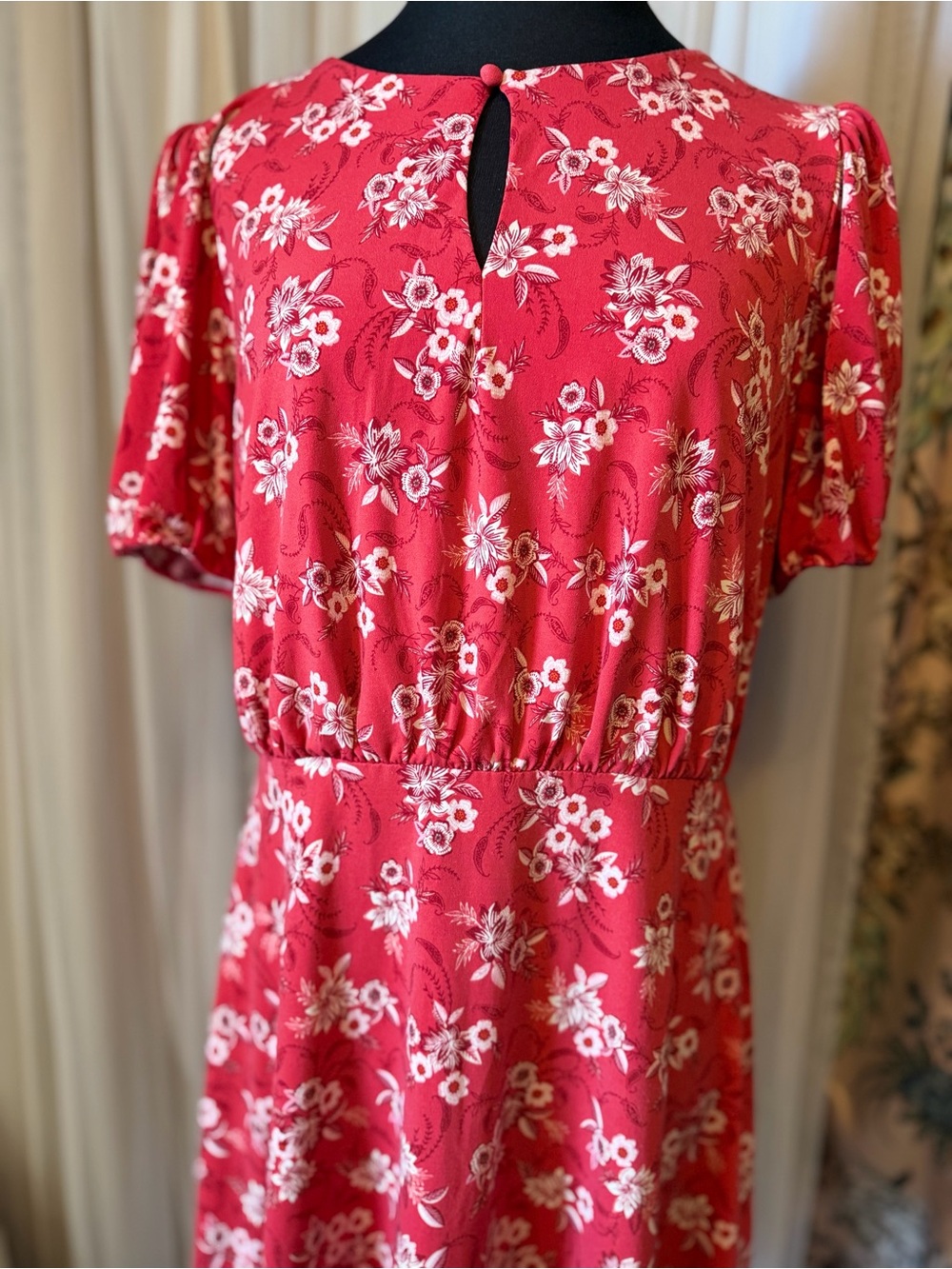 LOFT Floral Fit & Flare Dress Size 8 Raspberry Pink Puff Sleeve GUC - Picture 2 of 11